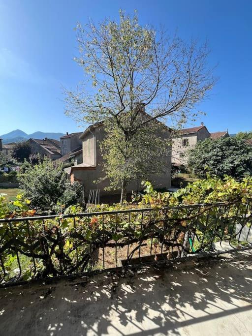 La Petite Ourse Maison De Village A Oust Exterior foto